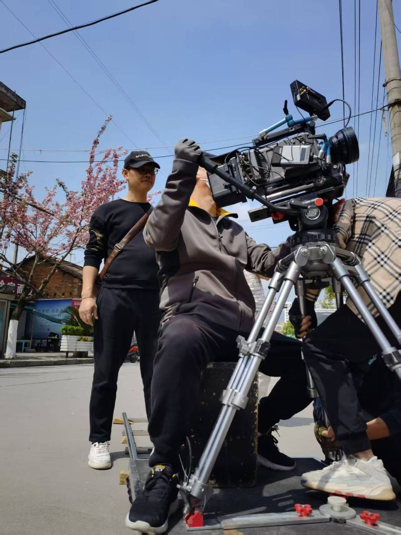 西山区广告片拍摄：快消品牌爆款之选，网感内容适配社媒传播！